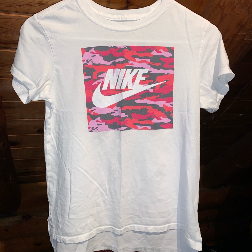 Girls Nike Tee